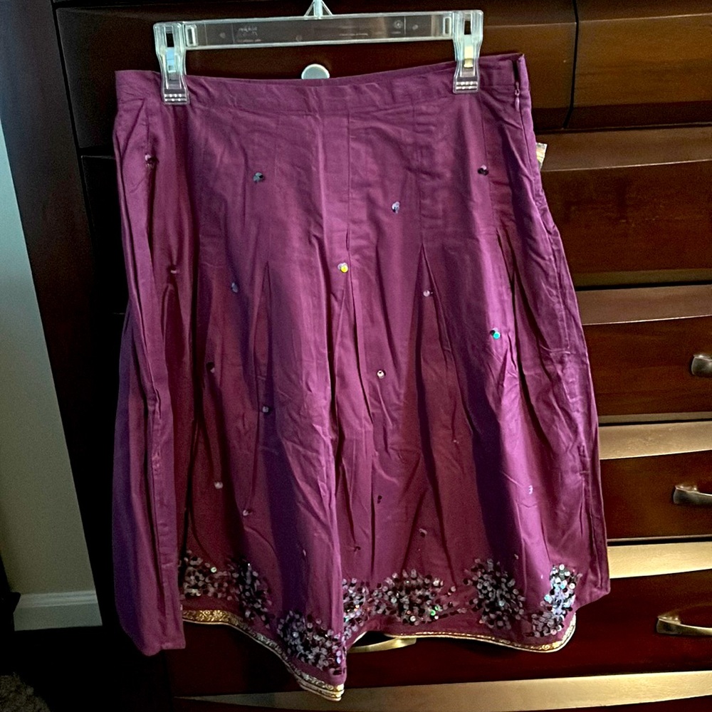 Skirt with sequins